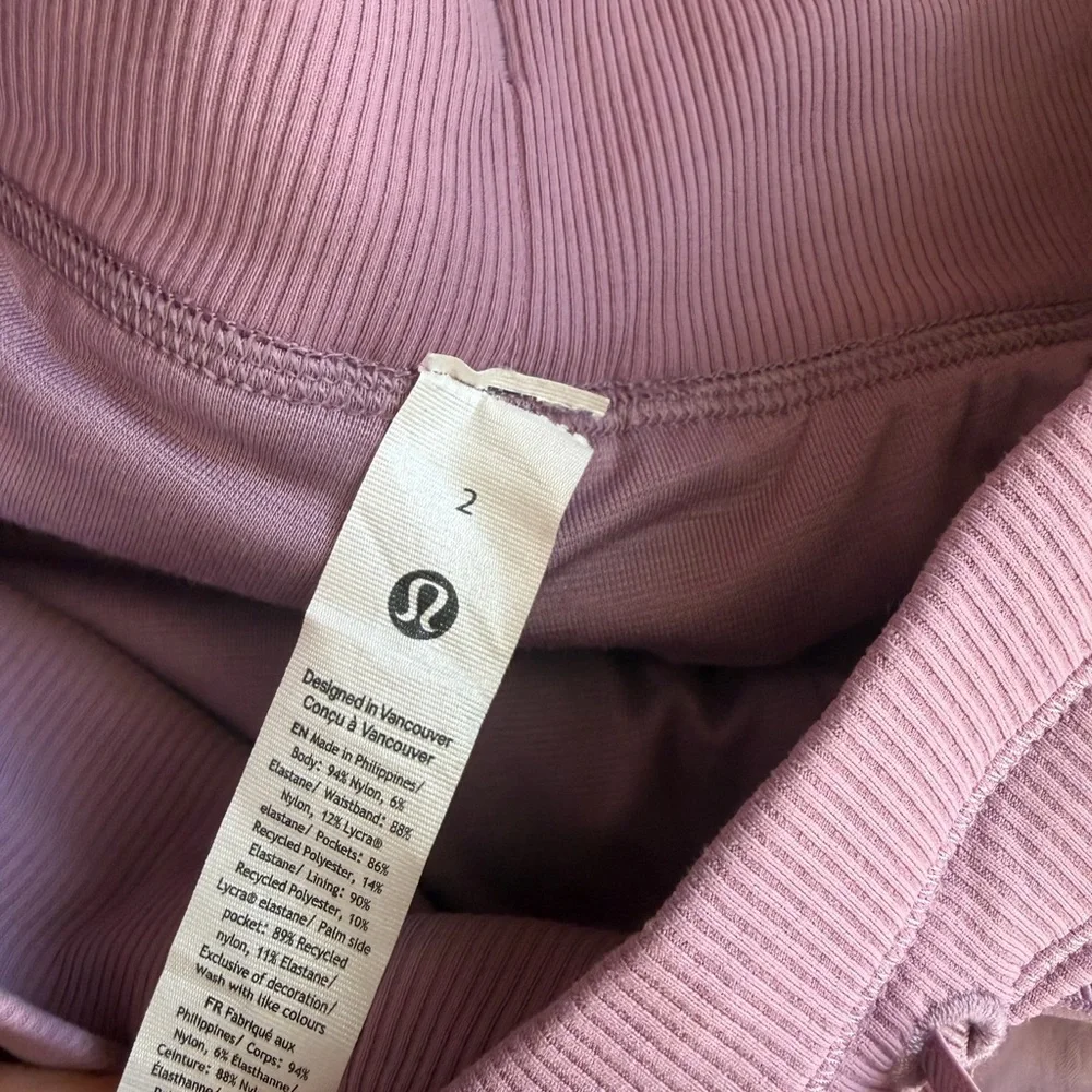 ✨ Poshmark Listing: Lululemon Joggers – Size 2 ✨